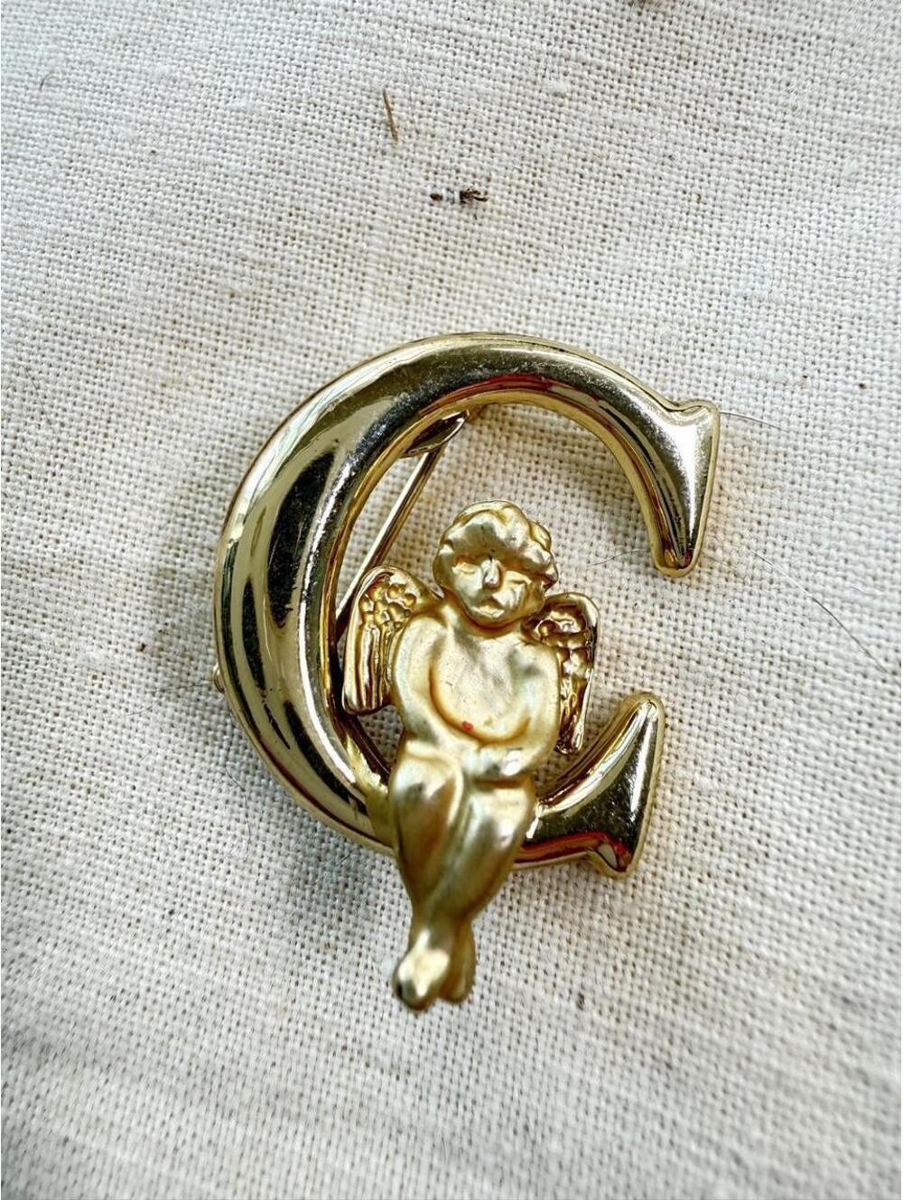 Vintage Gold Tone Cherub on Crescent Moon Brooch